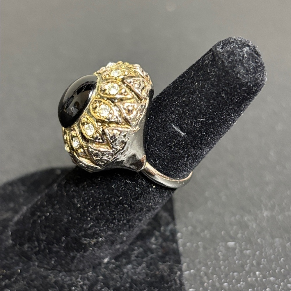 Vintage Black Stone Cabochon Rhinestone Oval Cocktail Adjustable Ring - Picture 2 of 6